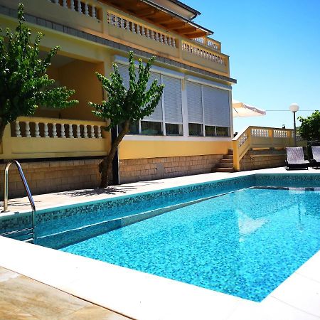 Apartments With A Swimming Pool Banjol, Rab - 11382 외부 사진