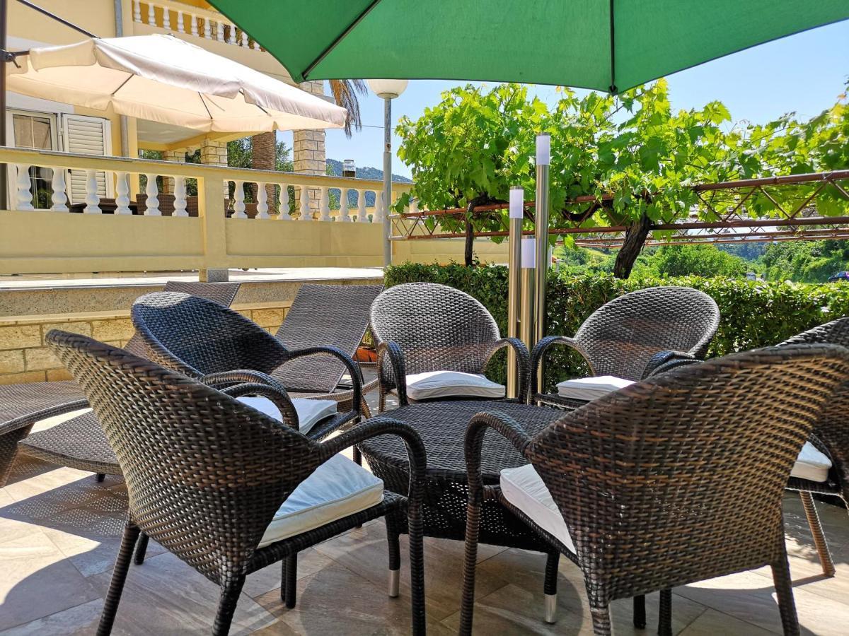 Apartments With A Swimming Pool Banjol, Rab - 11382 외부 사진