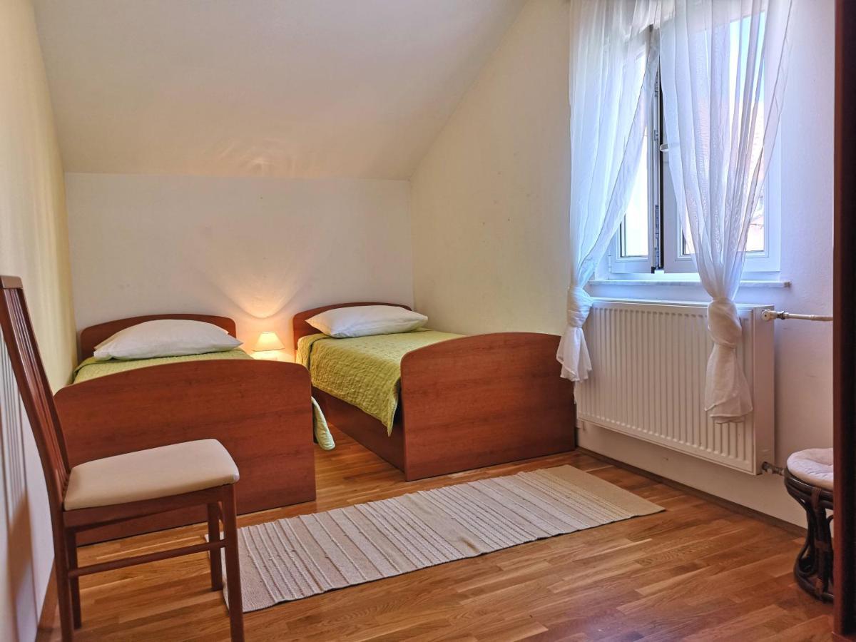 Apartments With A Swimming Pool Banjol, Rab - 11382 외부 사진