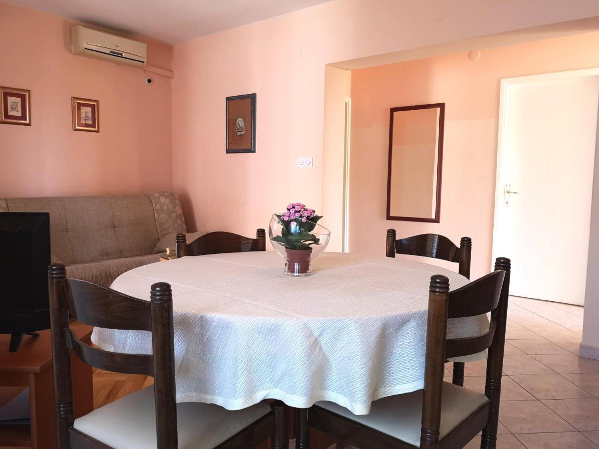 Apartments With A Swimming Pool Banjol, Rab - 11382 외부 사진