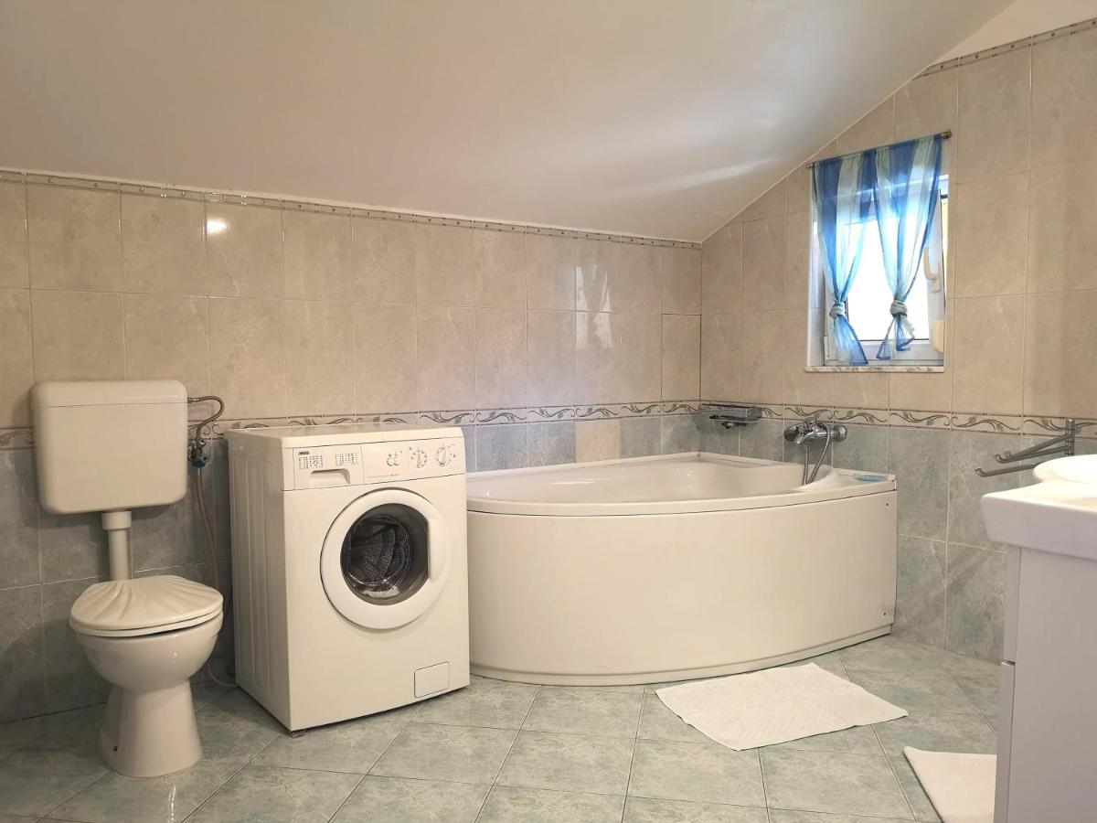 Apartments With A Swimming Pool Banjol, Rab - 11382 외부 사진