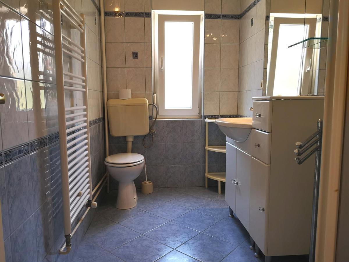 Apartments With A Swimming Pool Banjol, Rab - 11382 외부 사진